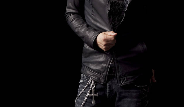 ESTNATION│エストネーション｜櫻井賢之が着る「Lat 40.8」<br>ライダースジャケット 7万9800円（ラムレザー / BLACK,GRAY / SIZE:46,48,50）