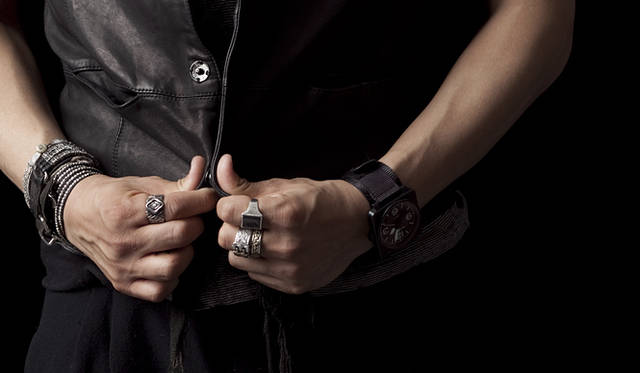 ESTNATION│エストネーション｜櫻井賢之が着る「Lat 40.8」<br>ベスト 3万4650円（ラムレザー / BLACK,GRAY,BROWN / SIZE:46,48）