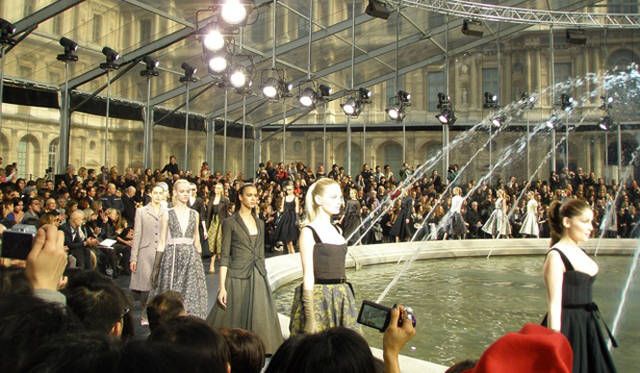 ルイ・ヴィトン｜LOUIS VUITTON｜2010-11秋冬コレクションより。