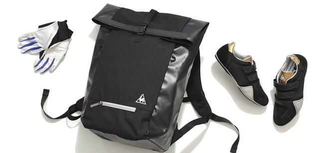 <br />グローブ 5250円、バックパック 9345円、シューズ「サイクロネオB」 1万2600円