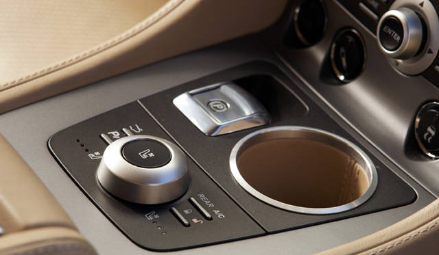 ASTON MARTIN  RAPIDE｜アストン マーティン・ラピード 