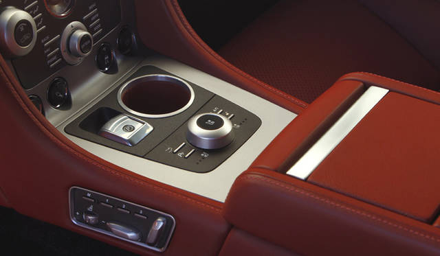 ASTON MARTIN  RAPIDE｜アストン マーティン・ラピード 