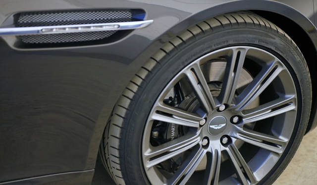 ASTON MARTIN  RAPIDE｜アストン マーティン・ラピード 