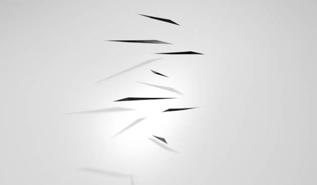 熊谷彰博｜ALEKOLE｜「SPACE DEBRIS」<br><br>「SPACE DEBRIS」とは、人工衛星や打ち上げに使用されたロケットから発生する宇宙の破片のことです。カーボン製品の製作上、産業廃棄となる端材とカーボンの軽く、引っ張りに強い特性を活かし、薄く鋭い破片のモビールにて宇宙の破片を表現しました」（熊谷彰博）