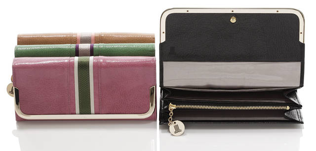 <br />フロントにあしらわれたディテールのリボン使いが華やか。カード18枚収納、段ポケット2カ所。グリーン、ラベンダー、ベージュ、ブラックの4色展開。財布「アンサンブルS」[W19.5×H9×D3cm]1万4700円（ランバン コレクション／エリット）