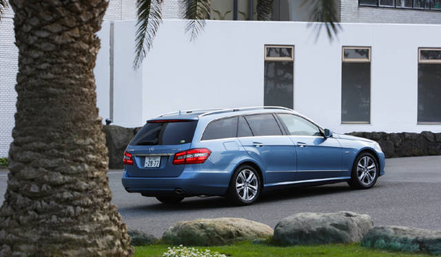 <b>Mercedes-Benz E Class Stationwagon｜メルセデス・ベンツ Ｅクラスのステーションワゴン</b>