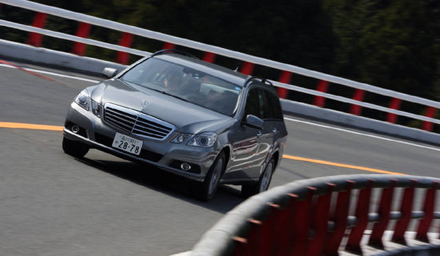 <b>Mercedes-Benz E Class Stationwagon｜メルセデス・ベンツ Ｅクラスのステーションワゴン</b>