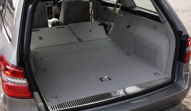 <b>Mercedes-Benz E Class Stationwagon｜メルセデス・ベンツ Ｅクラスのステーションワゴン</b>