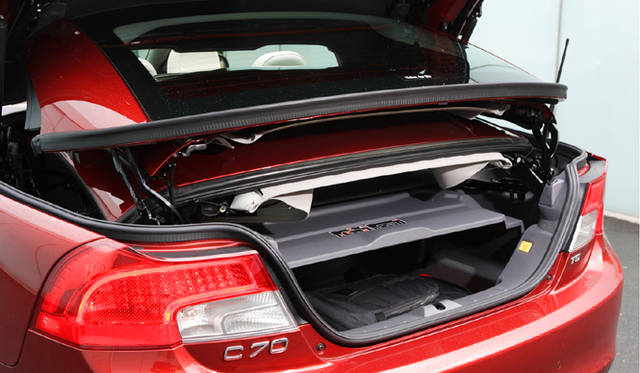 <b>VOLVO C70 T5 GT｜しなやかな力強さを秘めたカブリオレ</b>