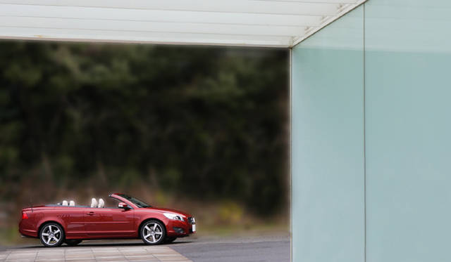 <b>VOLVO C70 T5 GT｜しなやかな力強さを秘めたカブリオレ</b>