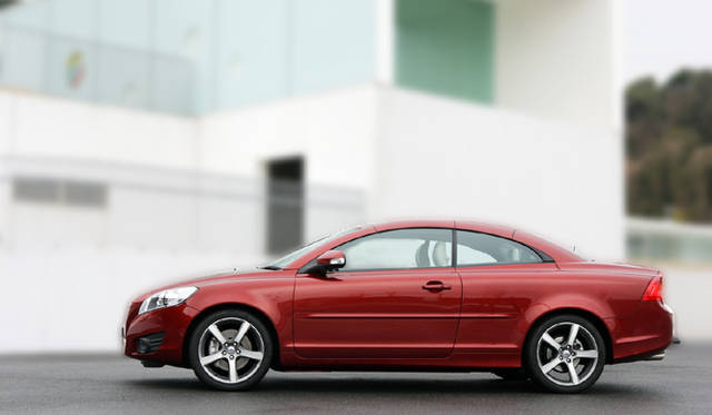 <b>VOLVO C70 T5 GT｜しなやかな力強さを秘めたカブリオレ</b>
