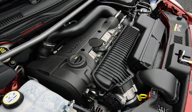 <b>VOLVO C70 T5 GT｜しなやかな力強さを秘めたカブリオレ</b>