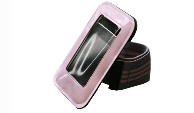 <b>adidas｜アディダス</b>　「ランニングポーチ」2625円