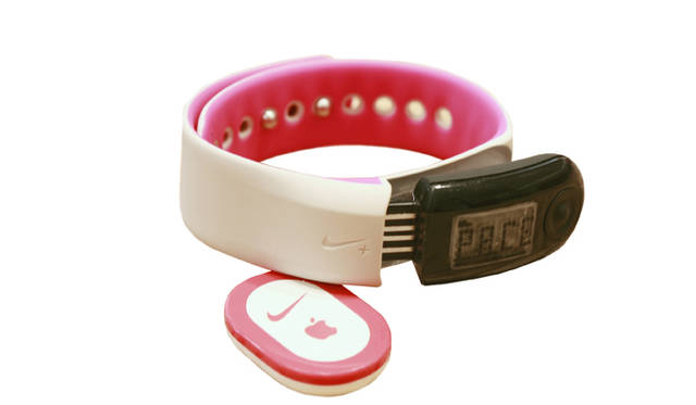 <b>NIKE｜ナイキ</b>　「NIKE + スポーツバンド」　7560円