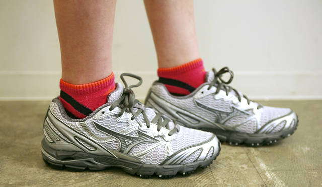 <b>MIZUNO｜ミズノ</b>　シューズ「モデル名」　1万3690円