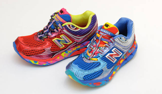 <b>New balance｜ニューバランス</b>　ニューバランス東京　レインボーコレクション第2弾「MR967」、「WR967」各1万2390円