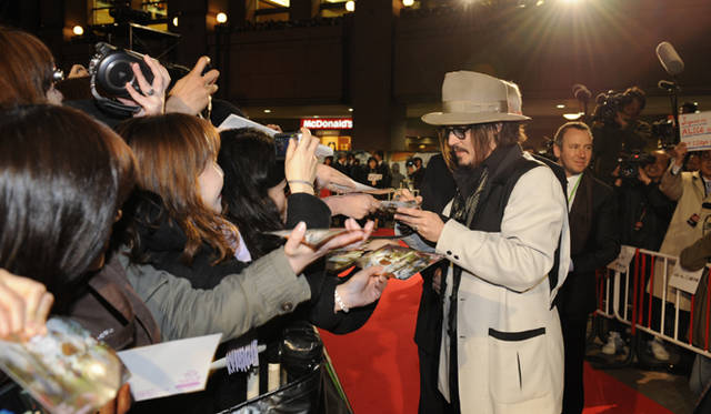 MOVIE｜『アリス・イン・ワンダーランド』 4月17日（土）より全国ロードショー　　©Disney Enterprises, Inc. All rights reserved.