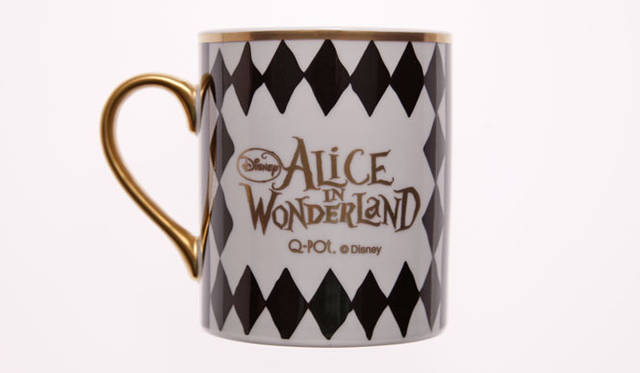 伊勢丹新宿店本館1階 ザ・ステージ｜Q-pot. in Wonderland｜Grining Cheshire cat’s Mug Cup　5250円　© Disney
