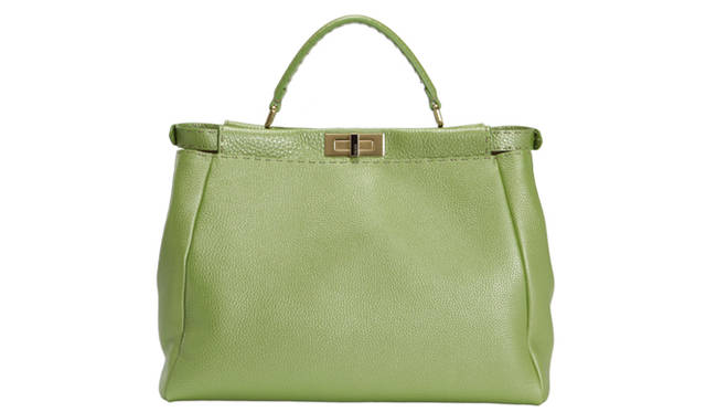 FENDI｜フェンディ｜PEEK A BOO　シャイニーピスタチオ　（大）33万3900円、（小）27万3000円