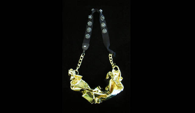 <b>ALICIA KELLEY LAPP for 3.1 philliplim「The Crush Collection」</b>｜ネックレス18万9000円（3.1 Phillip lim／3.1 Phillip lim Japn）