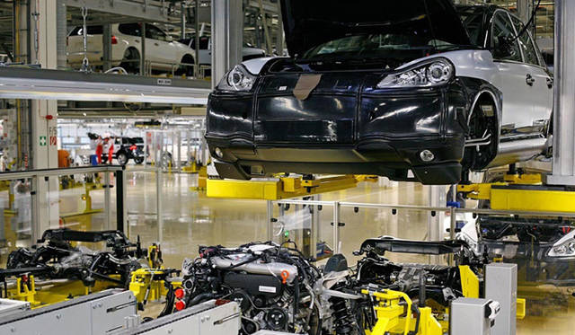 PORSCHE Cayenne S Hybrid & Cayenne Diesel｜カイエン・ディーゼル