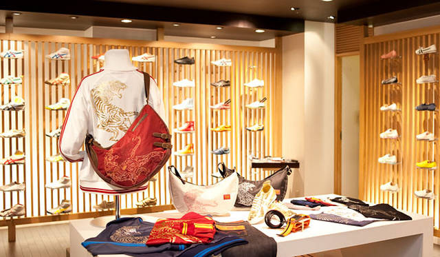 <b>オニツカタイガー｜スペースシャワーTV</b>　BACK TO HOME supported by Onitsuka Tiger｜2010年5月オンエア　タイガーボディーを使ったアパレルやバック