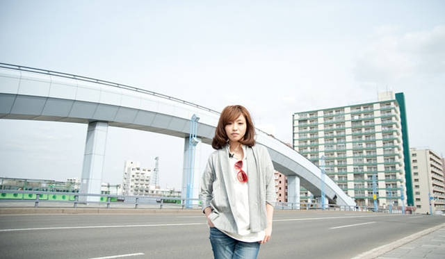 <b>オニツカタイガー｜スペースシャワーTV</b>　BACK TO HOME supported by Onitsuka Tiger｜2010年5月オンエア　花火大会を見に訪れた豊平川にかかる幌平橋