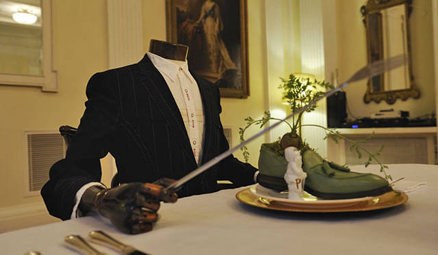 <strong>Paul Smith COLLECTION│ポール・スミス コレクション</strong><br />ポール・スミス コレクション 20周年パーティ｜メインテーブルのインスタレーション