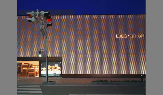 Divine of Creation　伊藤嶺花×乾久美子｜『Louis Vuitton Kochi』  (設計：乾久美子建築設計事務所）　　Photo：ANO DAICI