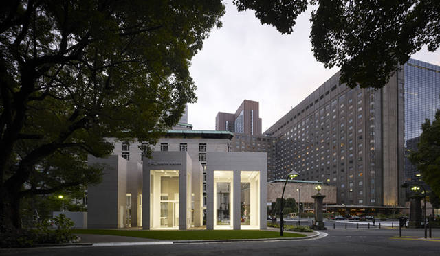 Divine of Creation　伊藤嶺花×乾久美子｜まるで外のようなインテリアがある 『フラワーショップH（日比谷花壇）』 （設計：乾久美子建築設計事務所）　Photo：ANO DAICI