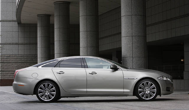 <b>Jaguar XJ｜ジャガー XJ</b>　4ドアサルーンXJがフルモデルチェンジ