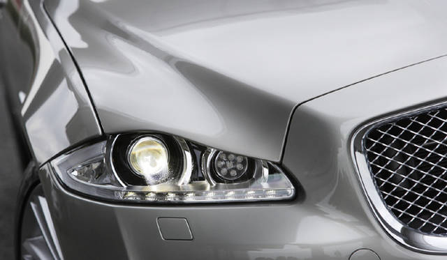 <b>Jaguar XJ｜ジャガー XJ</b>　4ドアサルーンXJがフルモデルチェンジ