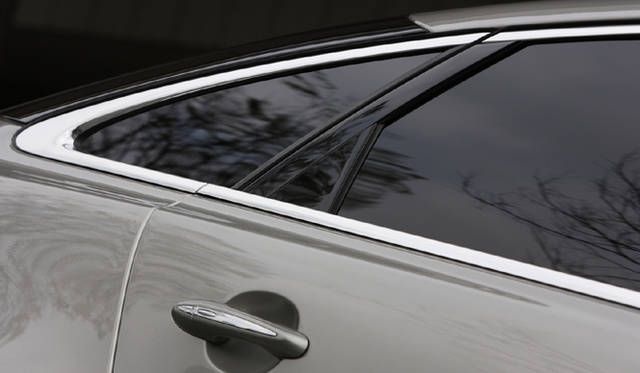 <b>Jaguar XJ｜ジャガー XJ</b>　4ドアサルーンXJがフルモデルチェンジ