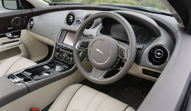 <b>Jaguar XJ｜ジャガー XJ</b>　4ドアサルーンXJがフルモデルチェンジ