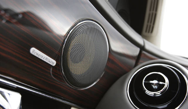 <b>Jaguar XJ｜ジャガー XJ</b>　4ドアサルーンXJがフルモデルチェンジ