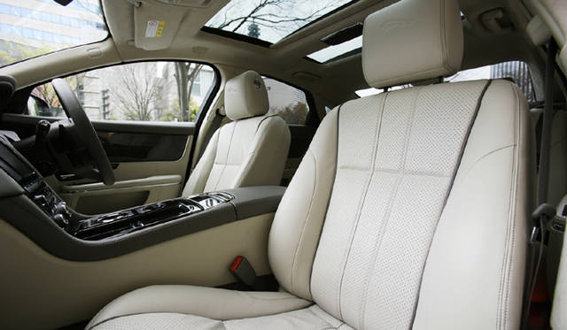 <b>Jaguar XJ｜ジャガー XJ</b>　4ドアサルーンXJがフルモデルチェンジ