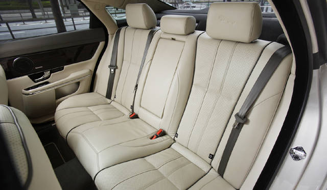 <b>Jaguar XJ｜ジャガー XJ</b>　4ドアサルーンXJがフルモデルチェンジ