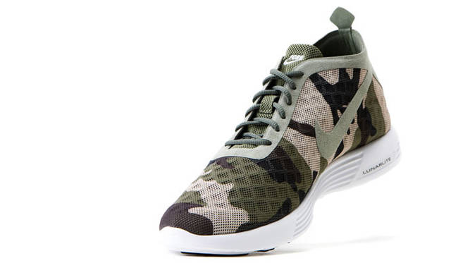 <b>ナイキ / ソフ｜NIKE / SOPH.</b>　期間限定ストア 「WRITE THE FUTURE」　モデル 「NIKE LUNAR REJUVEN8 MID」