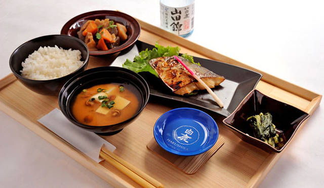 <b>nakata.net cafe｜ナカタドットネットカフェ</b>　和食膳「鰆の西京焼き」（ランチメニュー）1000円