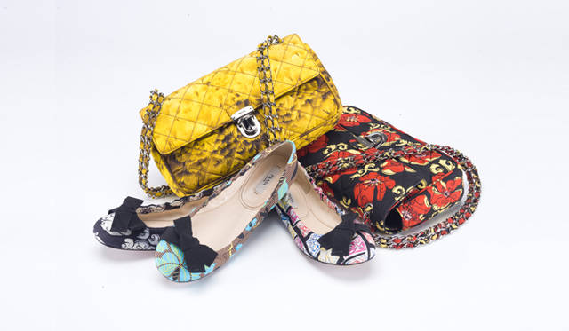 <b>PRADA｜プラダ</b>　バッグ ともに14万4900円、シューズ すべて4万2000円（プラダ／プラダ ジャパンカスタマーリレーションズ）
