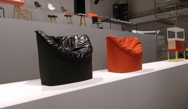 <b>ミラノサローネ2010｜Established & Sons（エスタブリッシュ&サン）</b>　コンスタンチン・グルチッチの新作「Crash」。厳密にいうとアームチェア