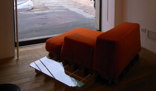 <b>ミラノサローネ2010｜skitsch</b>　イタリアのショップ＆ブランド「skitsch」から発表された、ジャン-マリー・マソーの“Asap Sofa”