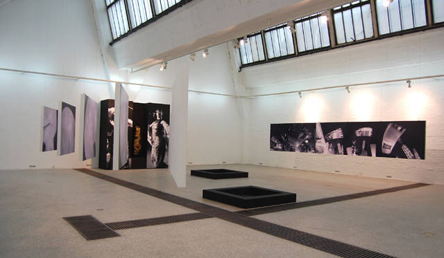 <b>“R327/09” 2009</b><br>JUNKO KOSHINO(ジュンコ コシノ)北京時装表演25周年記念｜h.suzuki 写真展“東京 Construction”＋JK Memorial Photograph 開催