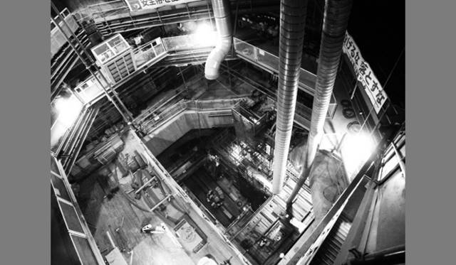 <b>R302/09” 2009</b><br>JUNKO KOSHINO(ジュンコ コシノ)北京時装表演25周年記念｜h.suzuki 写真展“東京 Construction”＋JK Memorial Photograph 開催