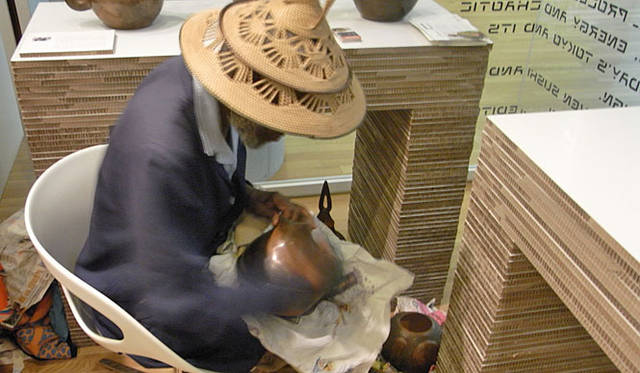 <b>SFT GALLERY｜「South African Master Crafters（南アフリカ・マスタークラフター）」展</b>　サイモン・マスィロ氏