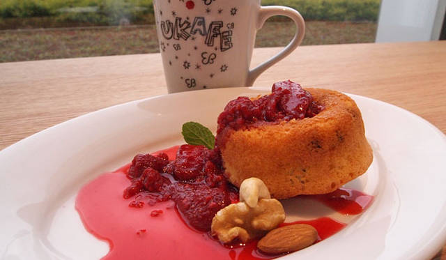 <b>uka｜ukafe</b>　ティータイム・スイーツ 「マママフィンのデザートプレート」 500円～