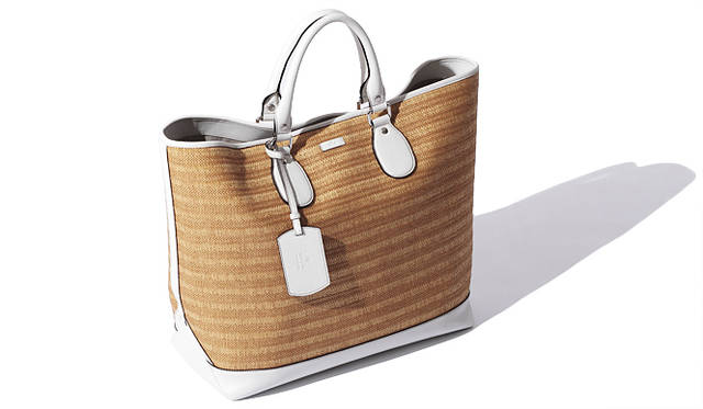 <strong>GUCCI｜グッチ</strong>　トートバッグ 15万7500円（グッチ／グッチ ジャパン カスタマーサービス Tel. 03-5469-6611）