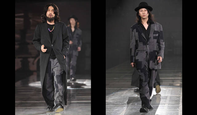 <strong>YOHJI YAMAMOTO｜ヨウジヤマモト　19年ぶりに東京でコレクションショーを開催<br />左からALBATRUS 三宅洋平、越野竜太</strong>