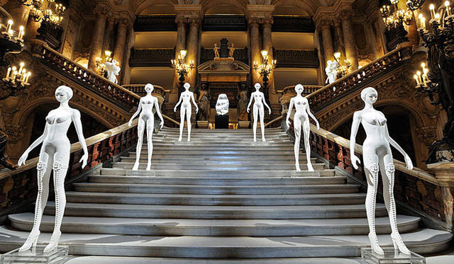 <b>「Eve 菱沼良樹＋天野喜孝」展｜「Eve in l’Opéra, Paris」</b>　© Patrick Rimond