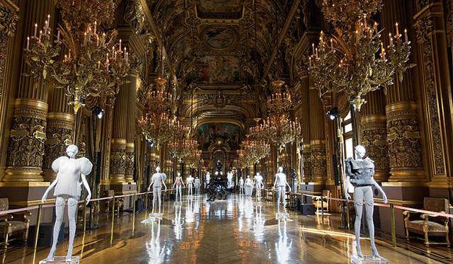 <b>「Eve 菱沼良樹＋天野喜孝」展｜「Eve in l’Opéra, Paris」</b>　© Patrick Rimond